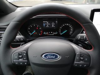 Ford Focus 1,0 EcoBoost Hybrid ST-Line